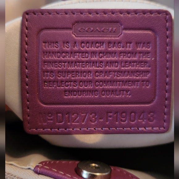 NWOT Authentic Coach Penelope Purple Logo Purse - Picture 3 of 16